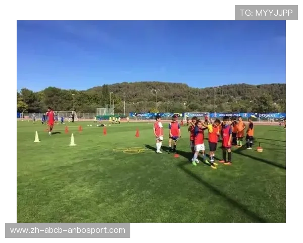 马赛青训营出产的代表性球员与培养机制